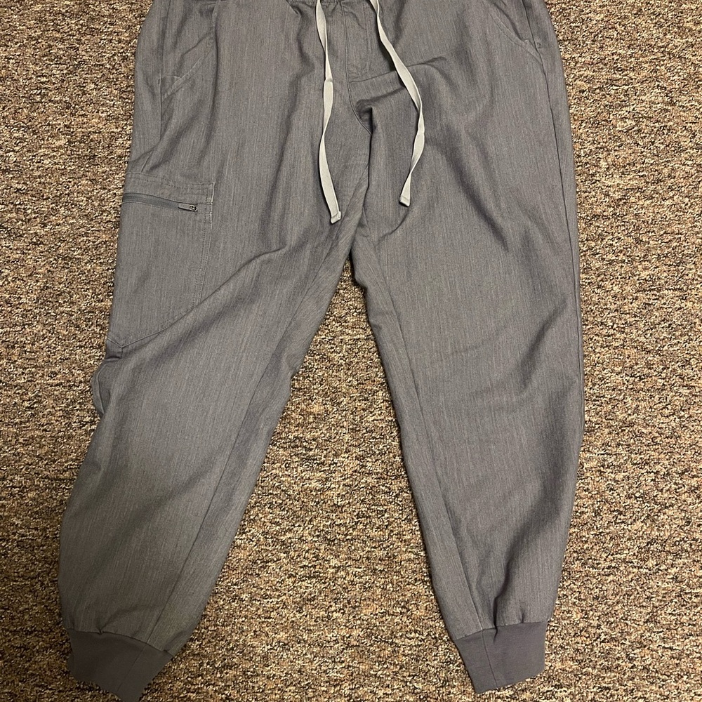 FIGS Women’s Gray Pants